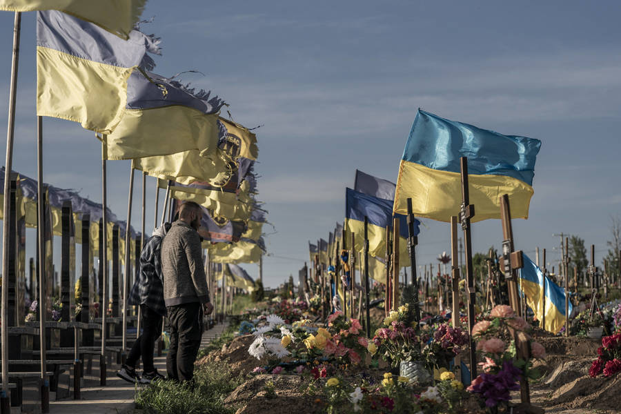 Ukrainische Polizei entdeckt Massengräber und Folterkammern in Cherson!