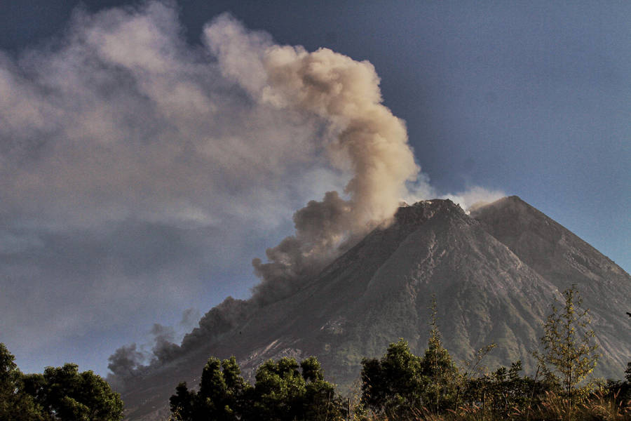 Größter aktiver Vulkan der Welt ausgebrochen! Behörden riegeln Gegend weiträumig ab!