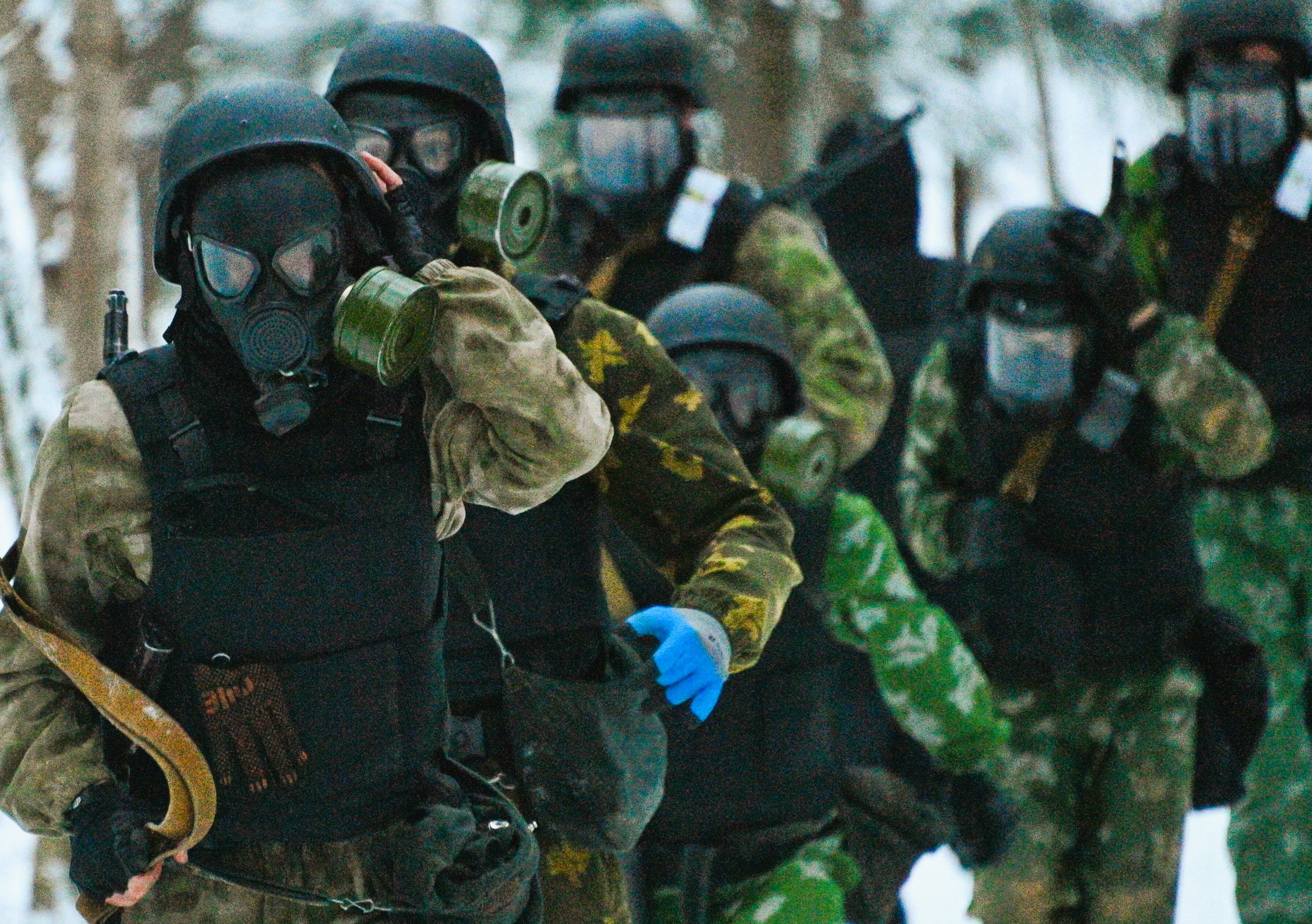 Russland verlegt "Omon"-Spezialeinheiten in die Region Cherson! Putin will Ukrainer in den Krieg schicken!