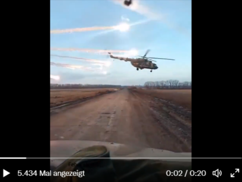 Dramatisches Video! Hubschrauberkampf! Russischer Hubschrauber im Tiefflug unter Beschuss auf der Flucht! 