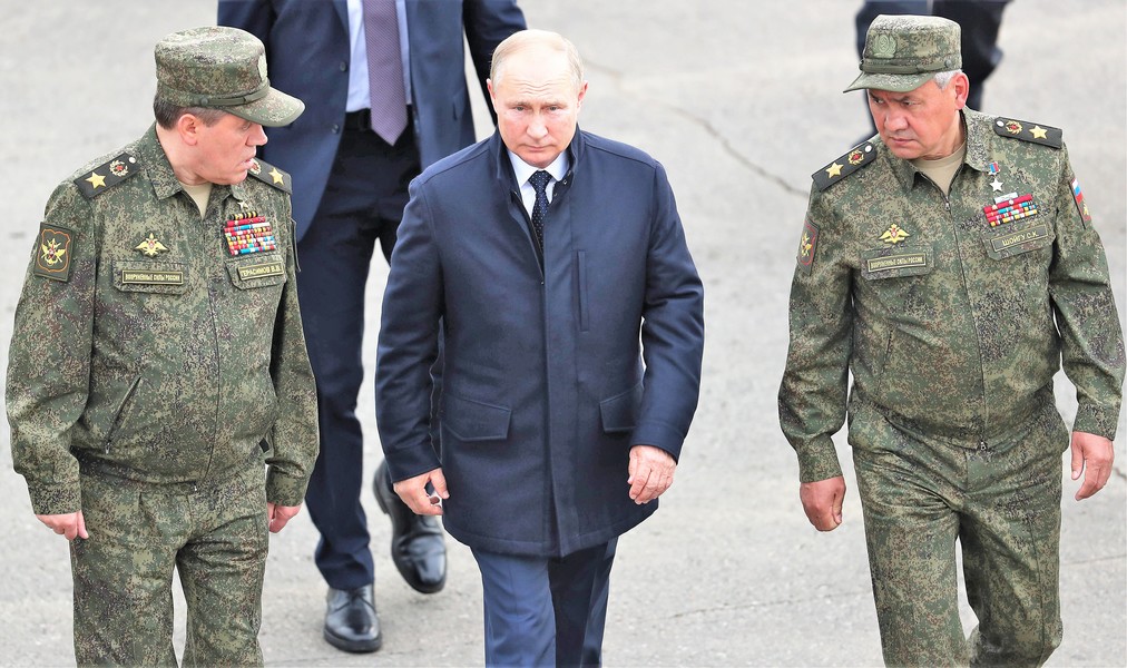 Putin lässt Köpfe rollen! Kommandeur der russischen Truppen in der Ukraine vom Amt enthoben! Schon wieder