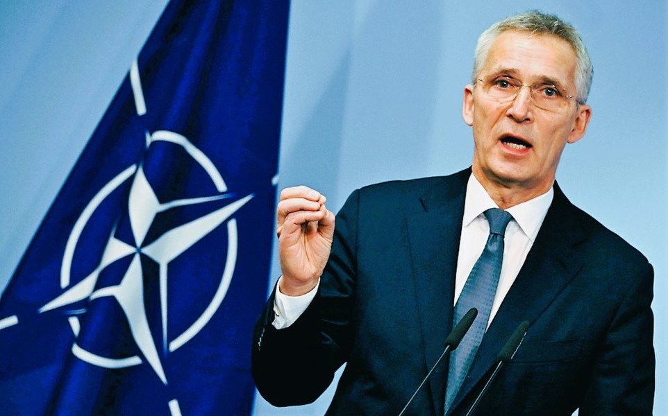 NATO hat keine Waffen mehr! Stoltenberg schlägt Alarm - Waffenlieferung reißen Loch in unsere Verteidigung!