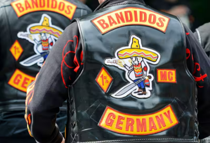 Ausbruch! Polizei warnt! Chef der Rockergruppe Bandidos entkommt aus offenem Vollzug!