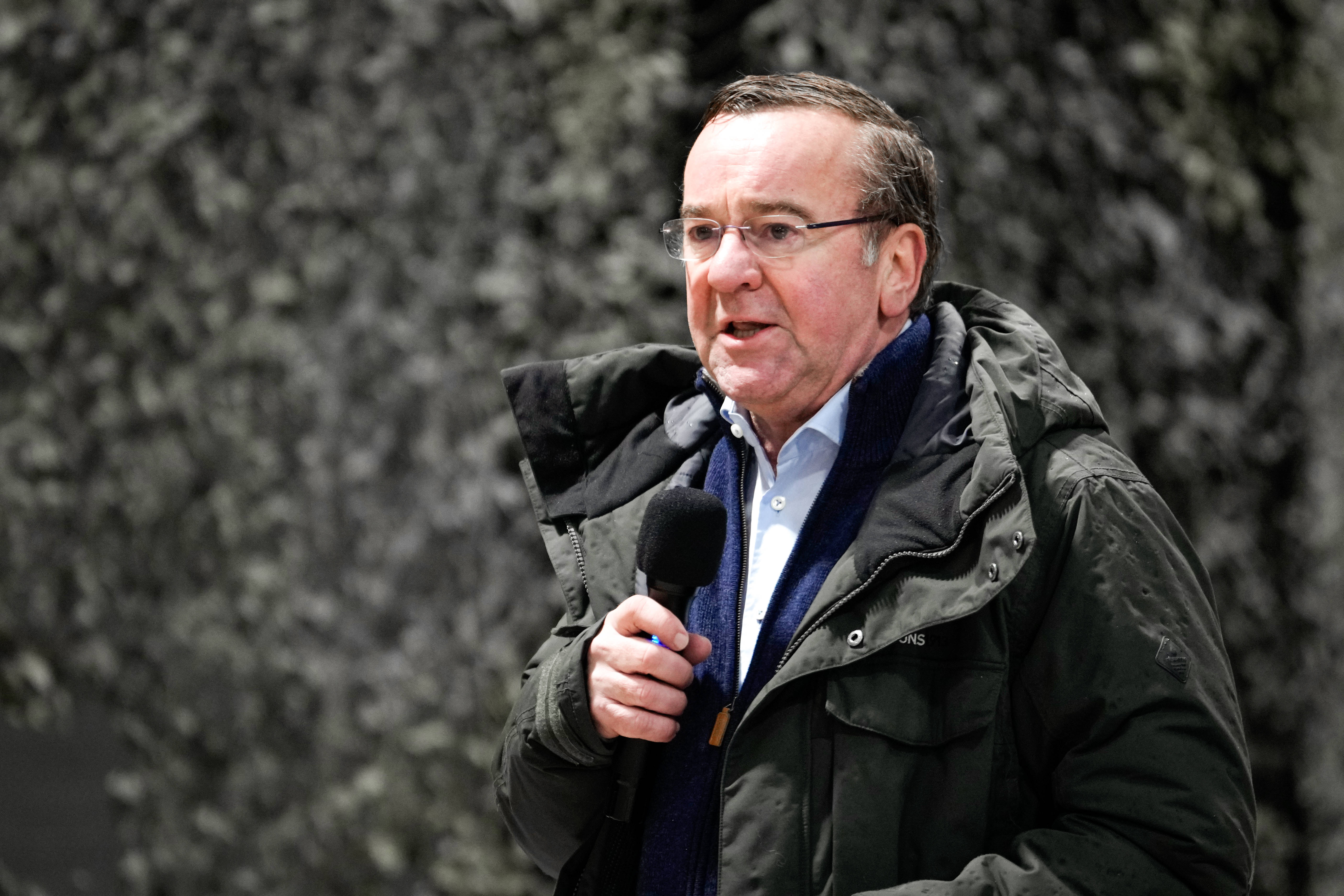 Wehrpflicht für Deutschland! Es fehlen 1,3 Millionen Soldaten! Verteidigungsminister schlägt Alarm!