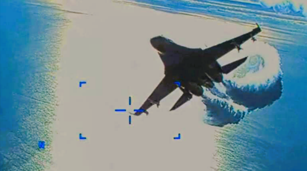 Beweis-Video▶️ USA zeigen Video von Angriff auf US-Drohne! Russischer Jet im Angriffsmodus!