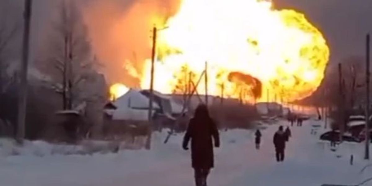 EILMELDUNG🔥 Russische Ölpipeline explodiert! Ukrainischer Drohnen-Angriff tief in russischem Gebiet!