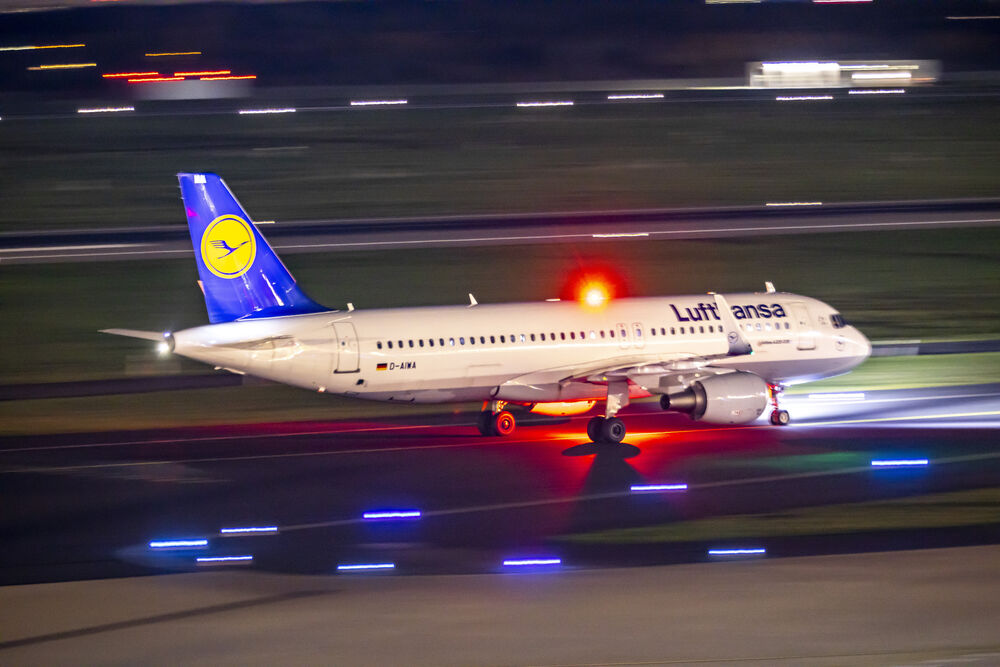 Lufthansa Notlandung! Notfall während der Landung einer Lufthansa-Maschine gemeldet!