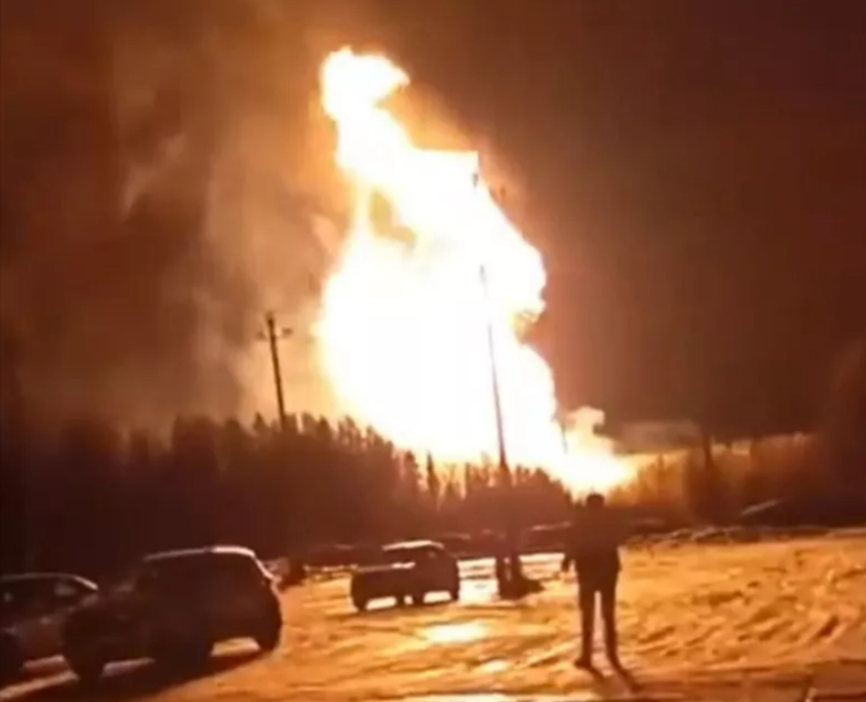 Angriff auf russischen Flughafen! Serie von Explosionen erschüttern Mariupol - Russen in Angst!