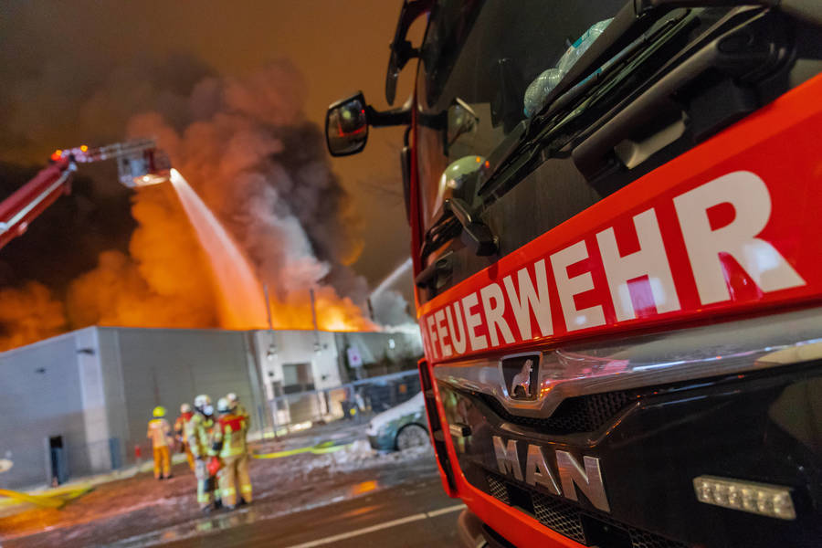 Schwere Explosion in deutschem Unternehmen - 1 Mitarbeiter wurde getötet und mehrere weitere verletzt