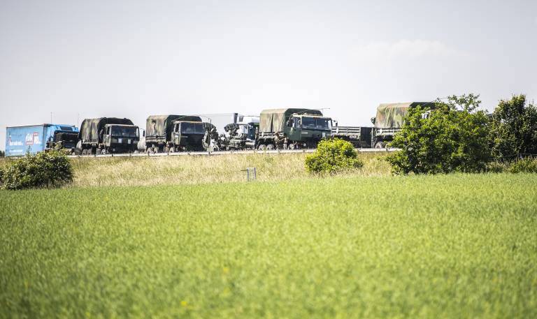 LKW rammt Panzer - US-Soldatin (24) tot! Tödlicher Unfall auf der Autobahn