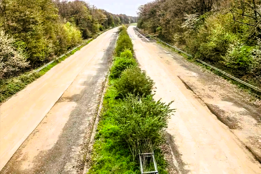 Geheime Autobahn mitten in Deutschland! Dieses Stück Autobahn gammelt mitten in Deutschland vor sich hin!