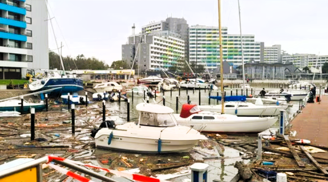 Sturmflut hinterlässt Millionen-Schäden und Toten in Deutschland !Stürmische Chaos-Nacht an der Küste