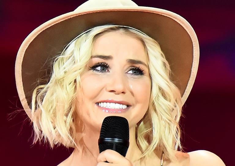 Beatrice Egli bricht auf Konzert in Tränen aus, Fans erschüttert - was war der Grund?