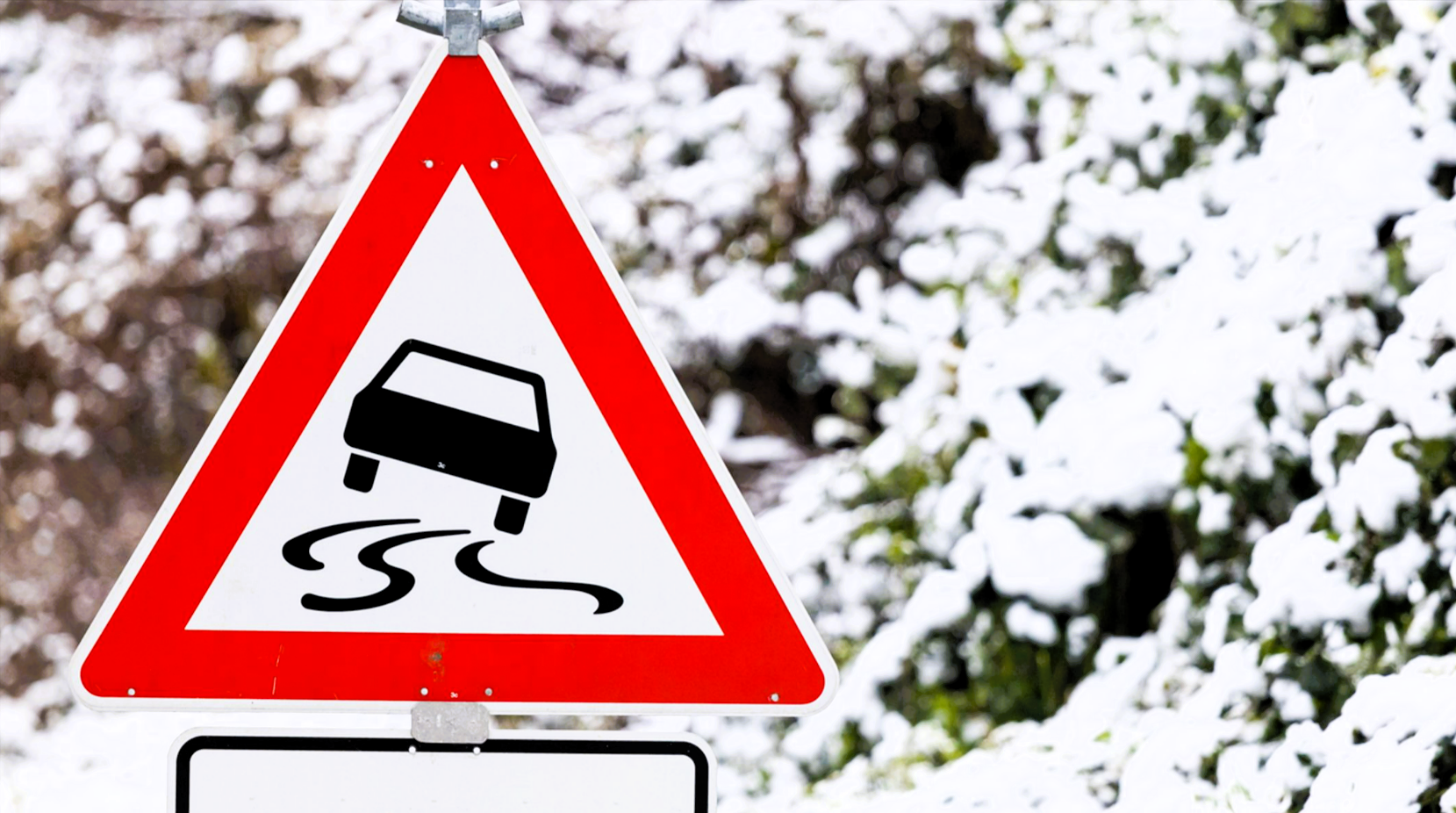 Schneechaos in Deutschland! Heftige Schneefälle drohen - Straßen, Bahn und Flugverkehr in Gefahr!