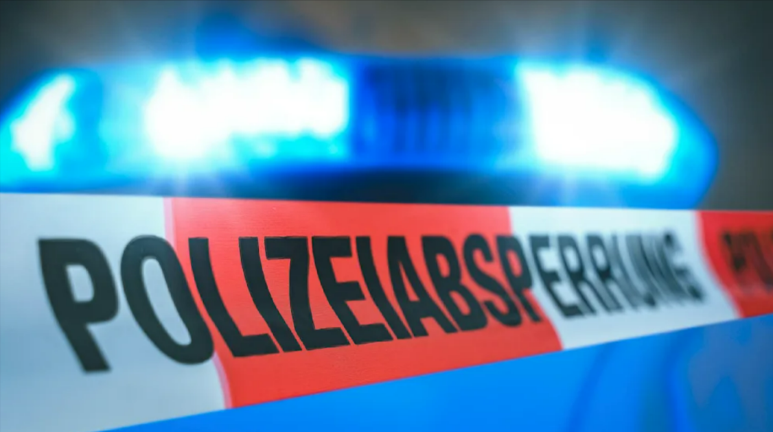 Mord auf offener Straße! Zwei Menschen in Hamburg erstochen - Täter auf der Flucht