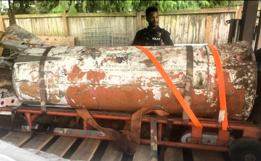 Kein Scherz! Polizei entdeckt Atomrakete in einer Garage - beängstigender Fund nahe der Hauptstadt