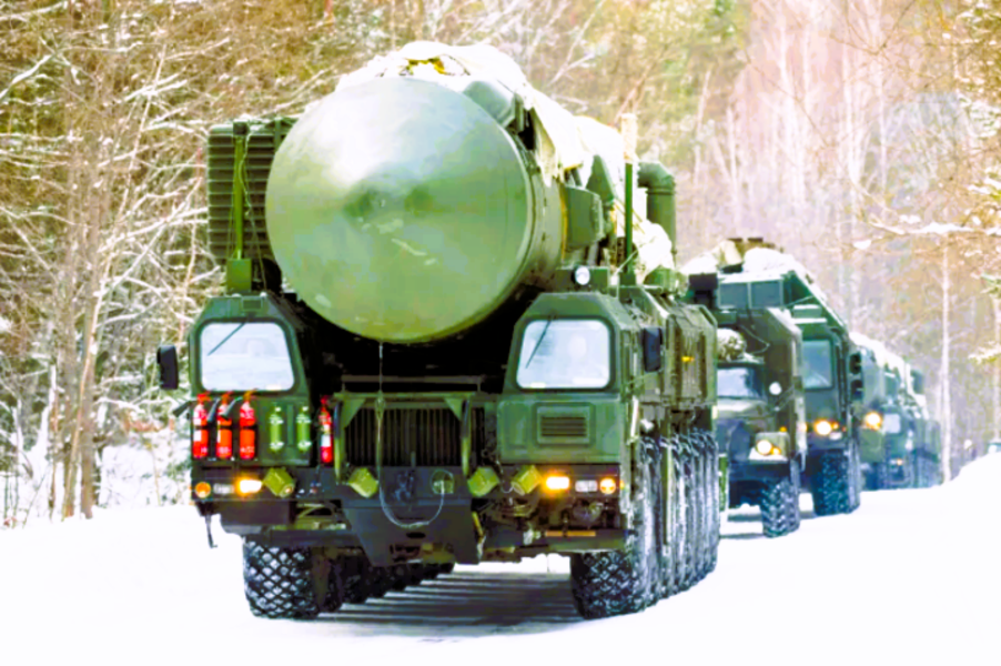 Putin verlegt seine Atomwaffen! Großer Konvoi auf dem Weg nach Moskau - Experten schlagen Alarm!