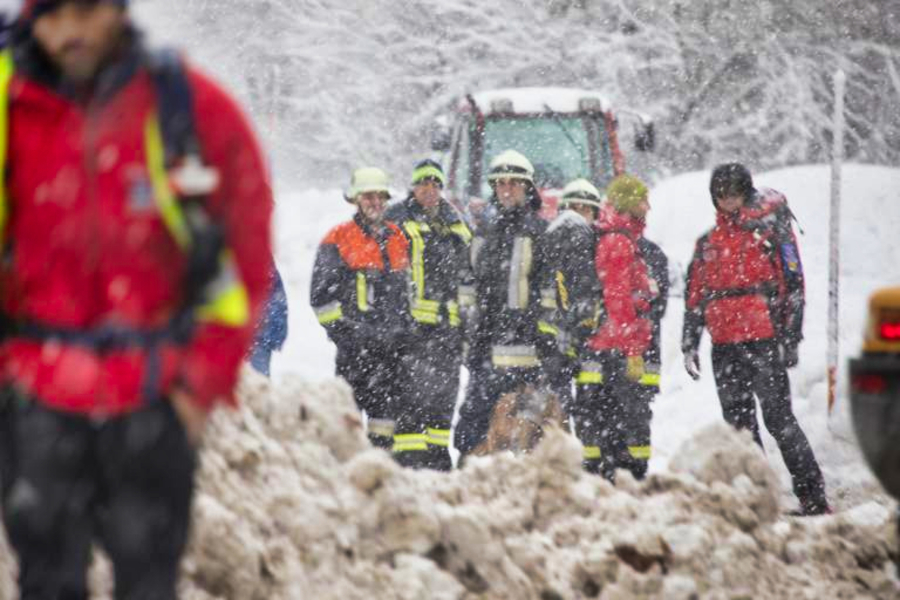 5 Skifahrer tot geborgen, 6 weitere vermisst! Tragödie in den Alpen immer schrecklicher!