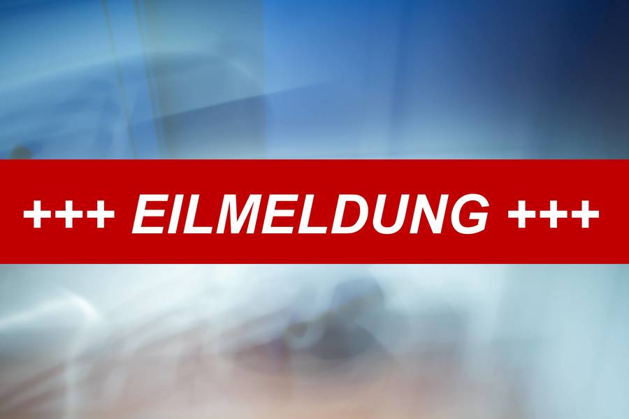 Bombenalarm in Niedersachsen! Polizei räumt Häuser - Verdächtiger Gegenstand unter Fahrzeug entdeckt!
