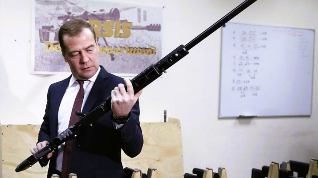 Prämien für jeden toten NATO-Soldaten! Russen drehen durch - Dmitri Medwedew mit Schock-Ansage!