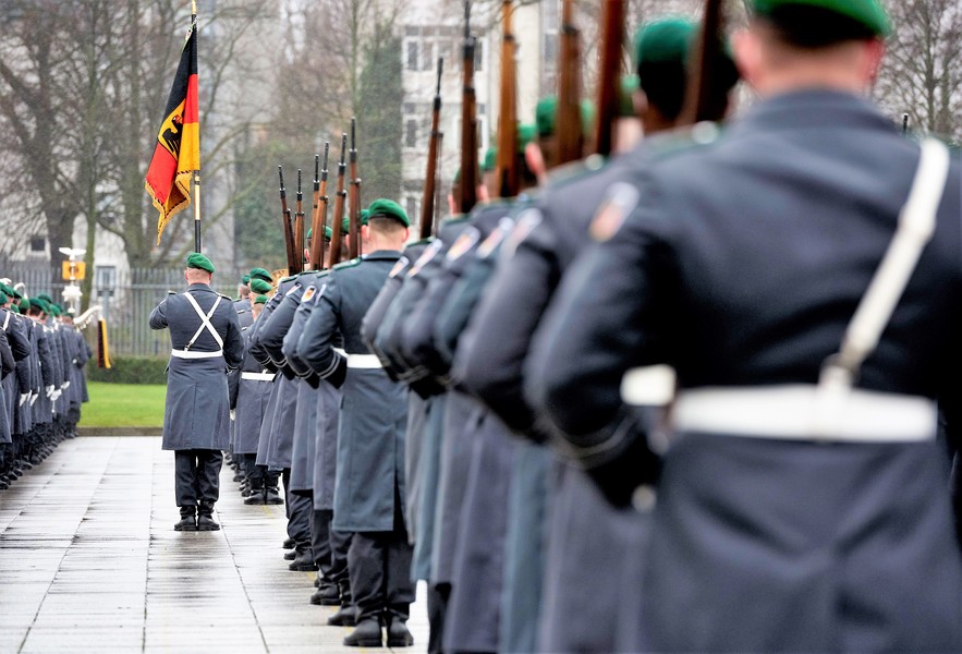 Wehrpflicht in Deutschland! Müssen alle an die Waffe? - Kretschmer plädiert für Volksabstimmung 