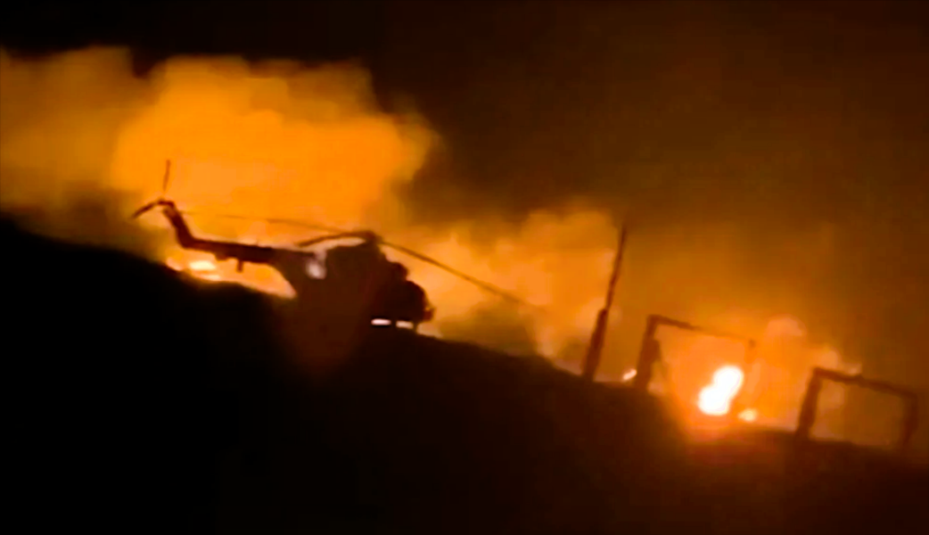 Angriff auf Moskauer Flughafen! Hubschrauber geht in Flammen auf - Ukrainische Spione am Werk!