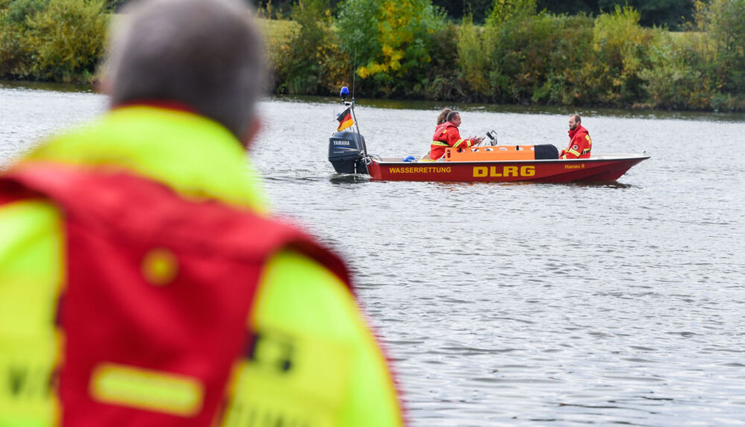 1 Toter! Sportboot auf Mittellandkanal von Binnenschiff versenkt - Tragödie am Feiertag!