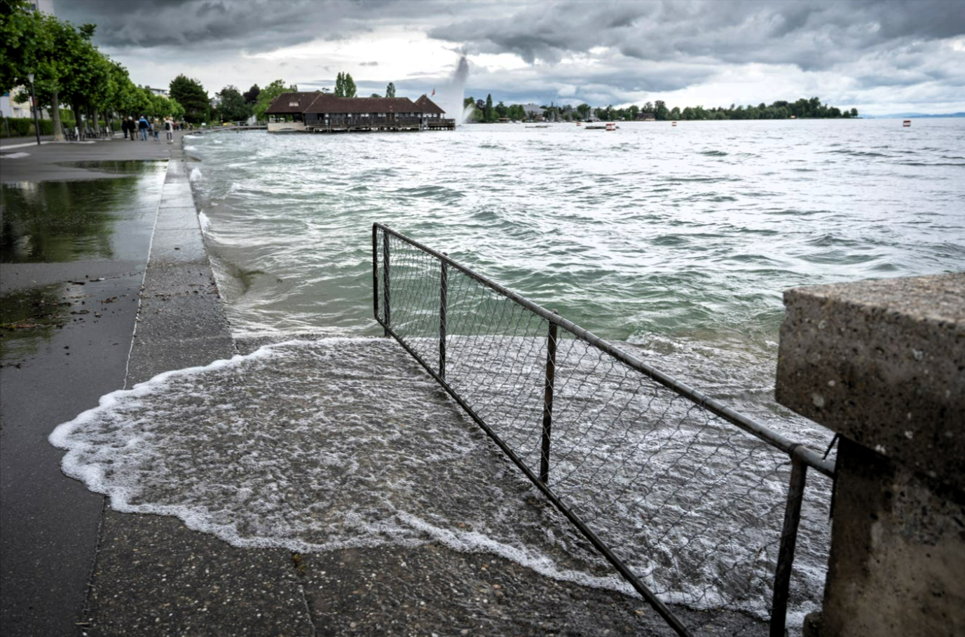 Katastrophenalarm in Deutschland! Bodensee droht überzulaufen - Regenmassen nicht mehr zu halten!