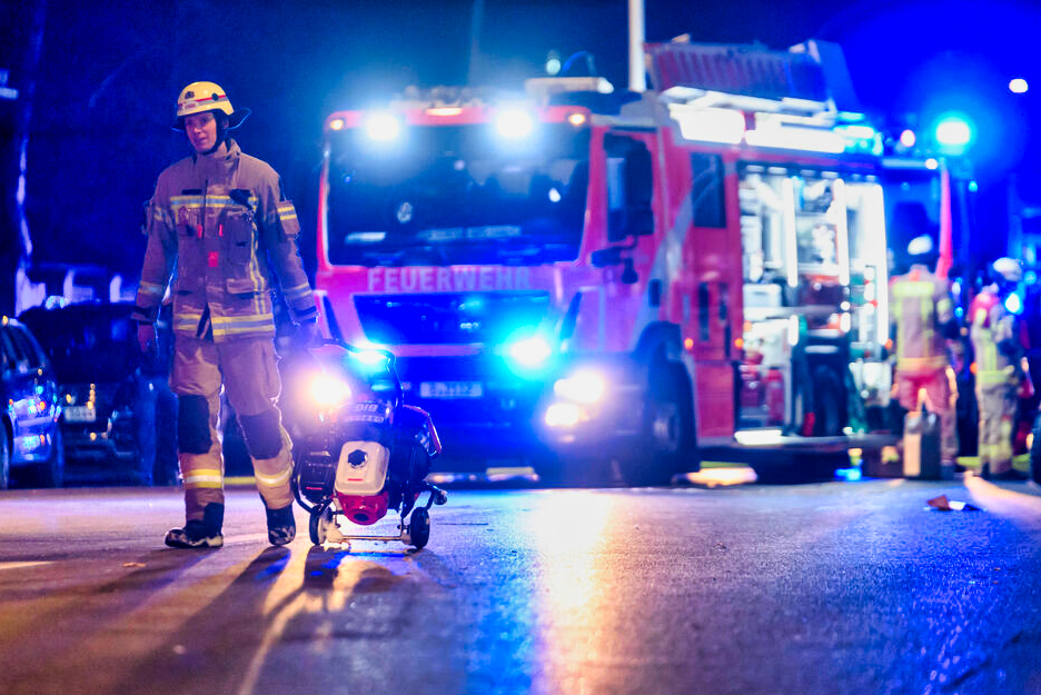 Hochhaus Explodiert! Einsatzkräfte bestätigen Todesopfer - Heftige Explosion in Plattenbau