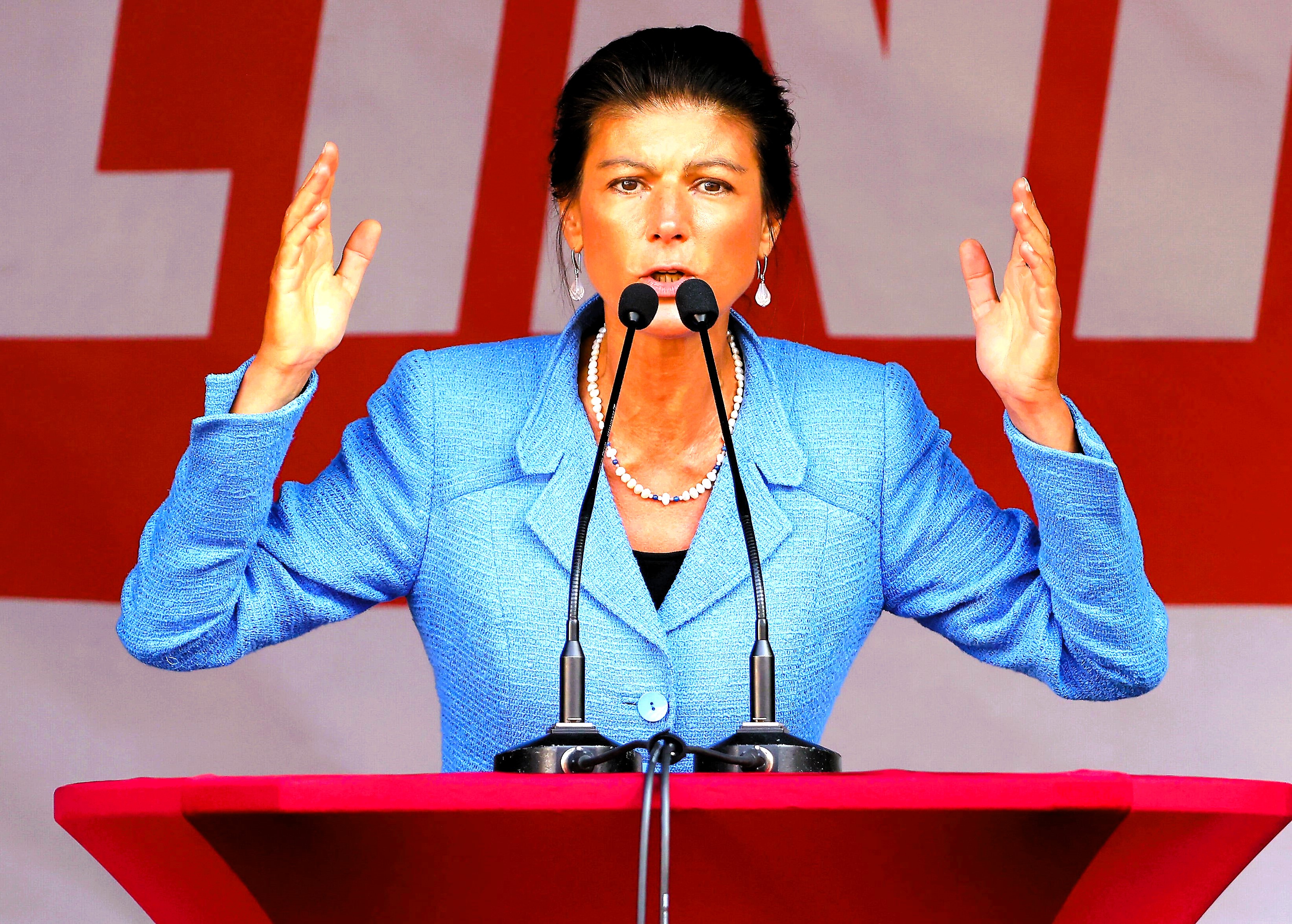 Wagenknecht-Partei nicht zu stoppen! Exzellente Umfragewerte: Partei von Sahra Wagenknecht im Höhenflug!