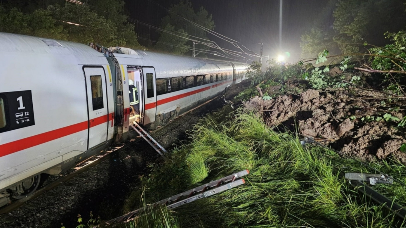 ICE evakuiert! Drama bei Nacht - Stundenlanges Zittern der Fahrgäste!