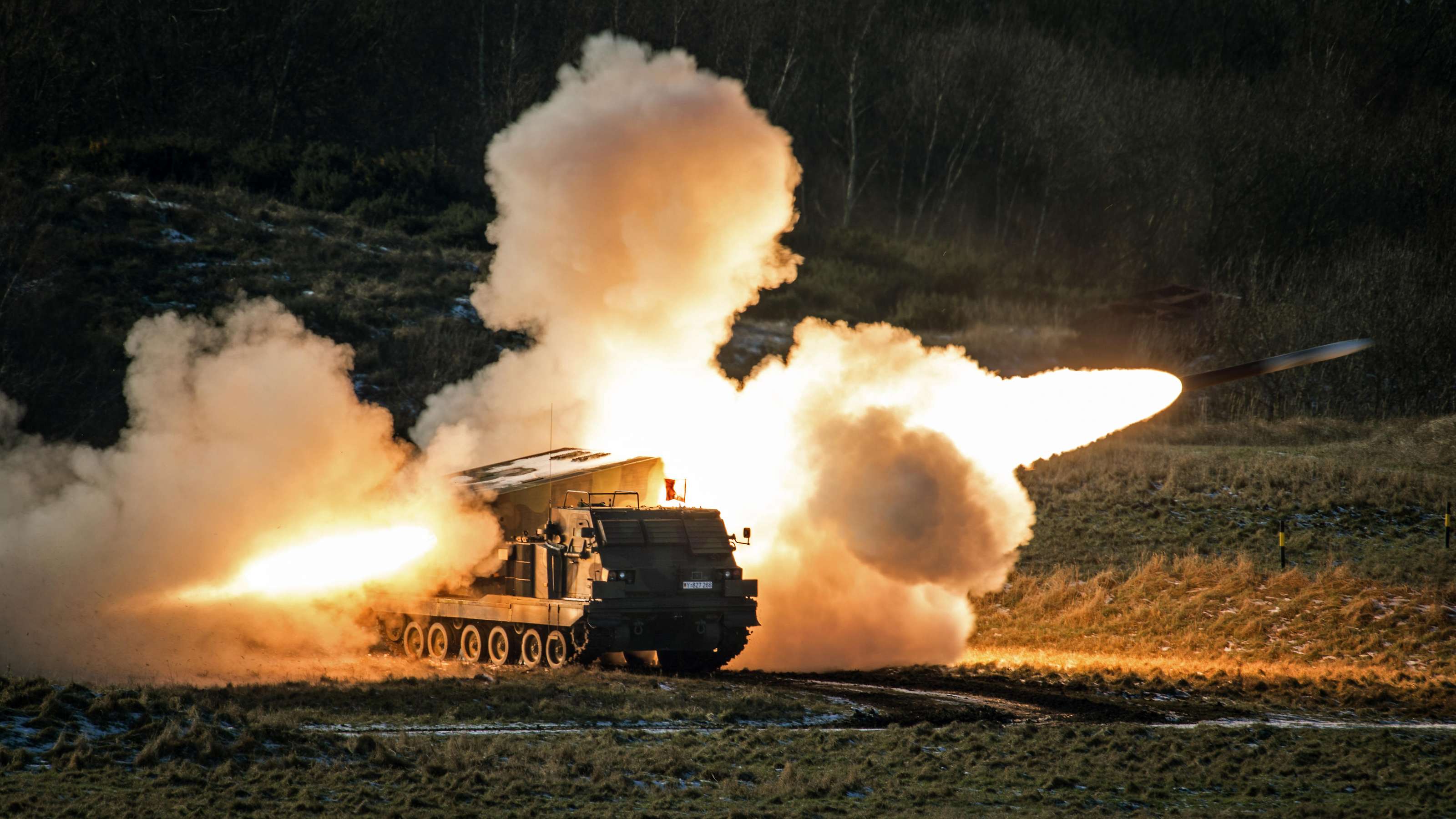 Putin zittert! Jetzt trainiert auch die Bundeswehr bei großer Militärübung in Alaska mit Himars-Raketenwerfer!