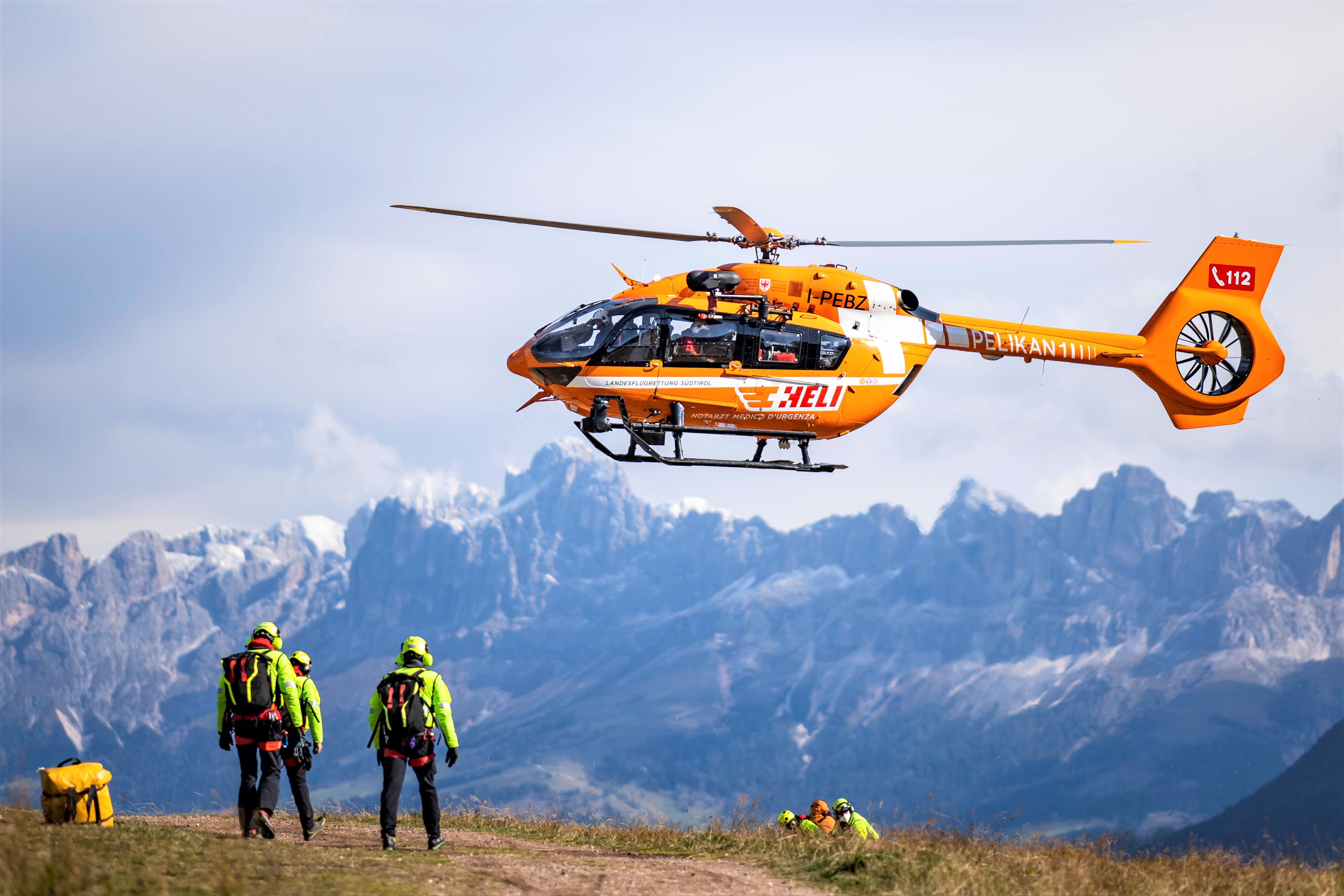 Todesdrama in den Alpen! - Rentner (78) stürzt vor den Augen des Enkels beim Wandern ab