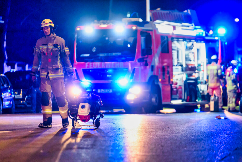 Explosion in Frankfurt gemeldet - Mann lief in brennender Kleidung auf die Straße