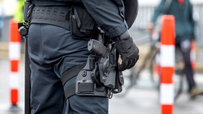 Islamist wollte Bundeswehrsoldaten mit Machete töten! Polizei nimmt Islamisten in Bayern fest