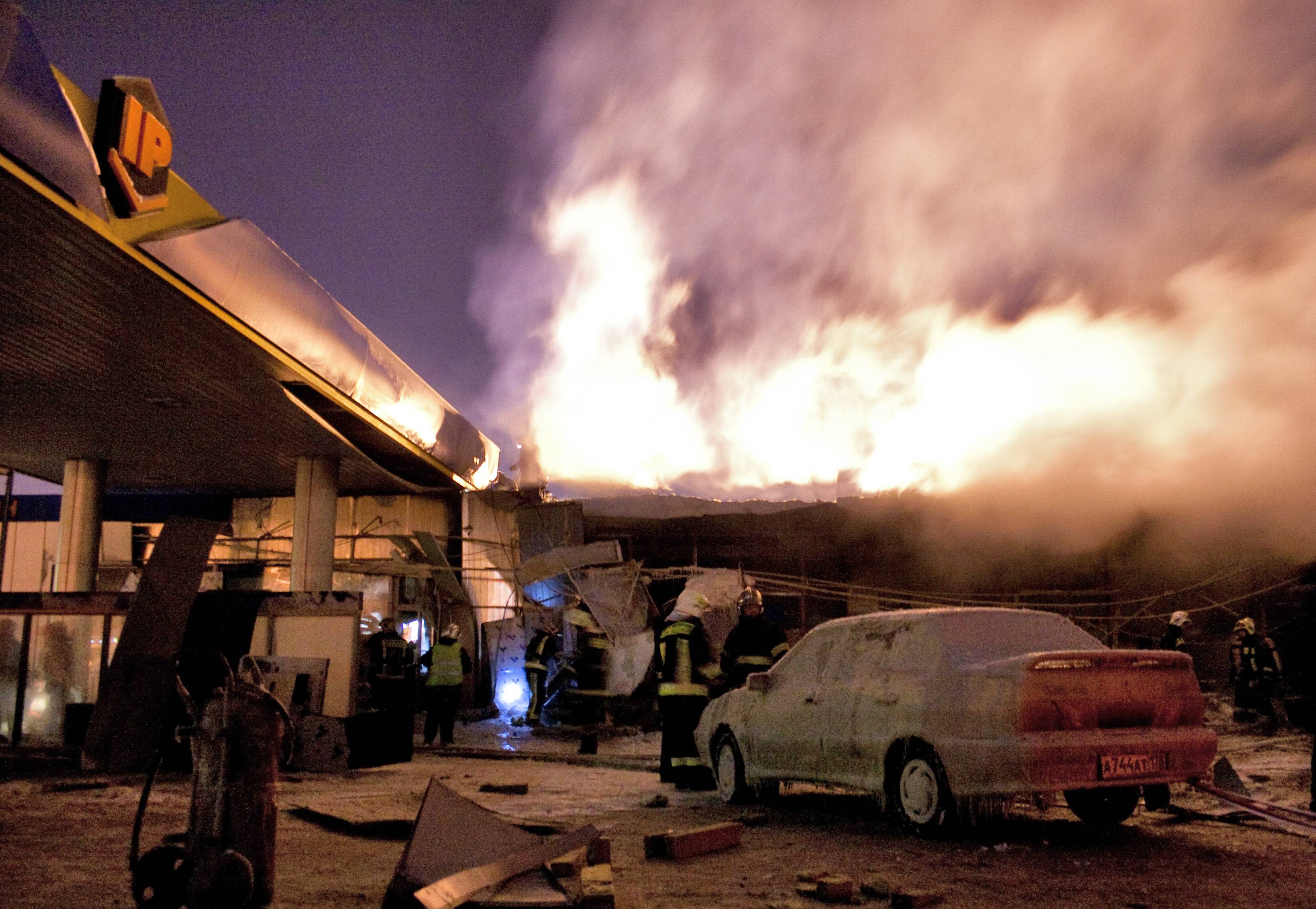 Flugzeug stürzt auf Tankstelle! Dramatische Szenen in Bamberg!