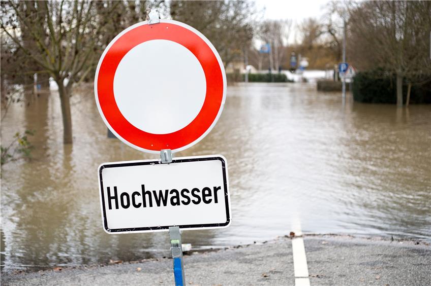 Behörden schlagen Hochwasser-Alarm! Starke Regenfälle lassen Flüsse überlaufen