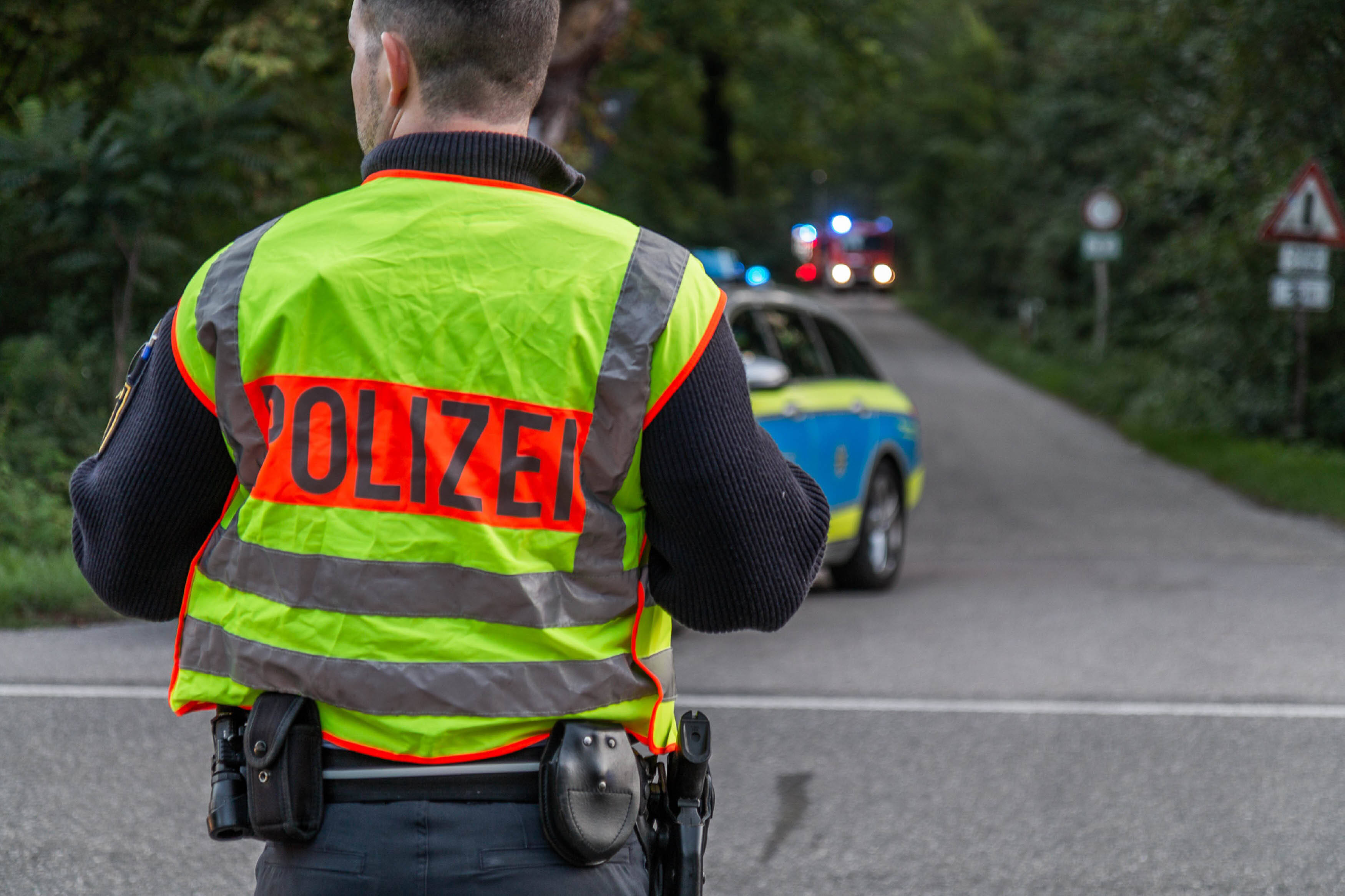 Jogger am Morgen überfahren und getötet! Tödlicher Unfall mit Fahrerflucht - Polizei sucht Unfallfahrzeug