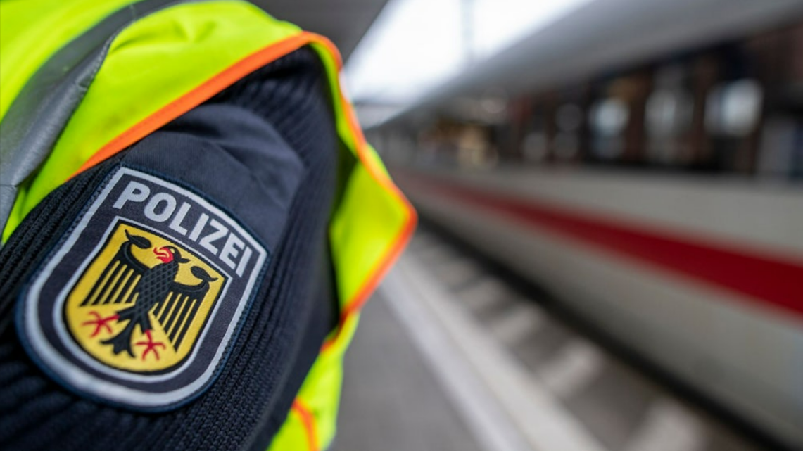 Virus-Alarm am Hamburger Hauptbahnhof! Polizei sperrt Gleise! Ausbruch von tödlichem Virus vermutet!