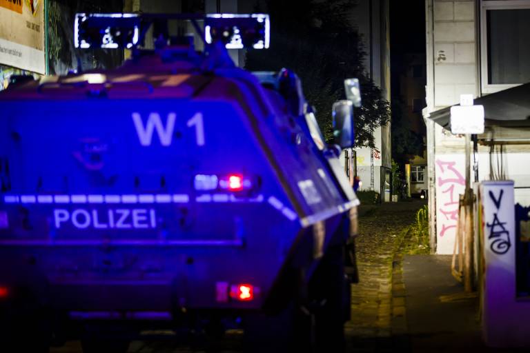 Polizei-Panzer im Einsatz! Festnahme von Reichsbürger eskaliert - SEK musste angefordert werden