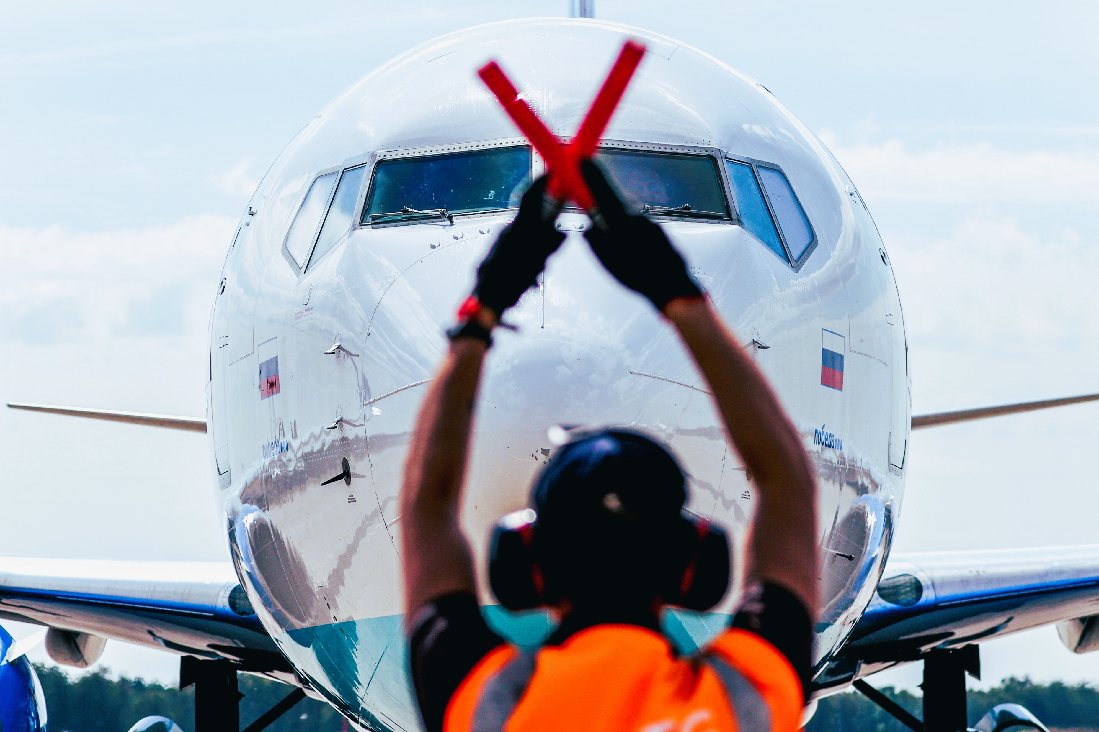 Pilot stirbt während des Flugs! Drama im Cockpit einer Passagiermaschine