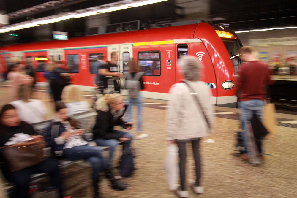 Tödliches Bahn-Unglück! Horror-Unfall in U-Bahnhof - Passagier von U-Bahn mitgeschleift und getötet