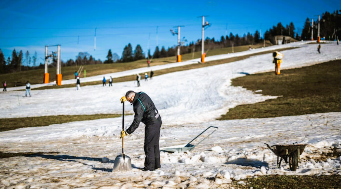 Kein Schnee! Beliebtes Skigebiet schließt für immer! Immer mehr Gebiete in den Alpen in Not!