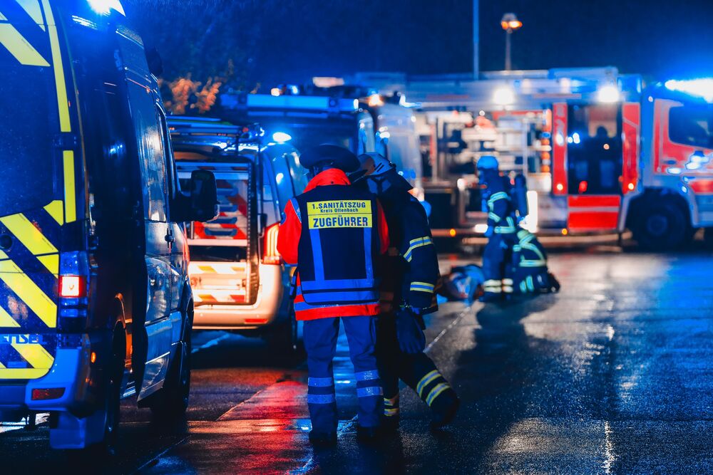 Horror-Unfall auf Bundesstraße! 7 Menschen schwer verletzt!