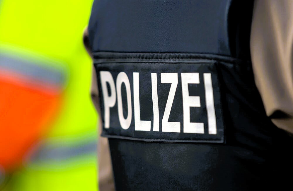 Messerangriff auf Polizisten! Attacke zwingt Polizei zu dramatischen Schüssen!