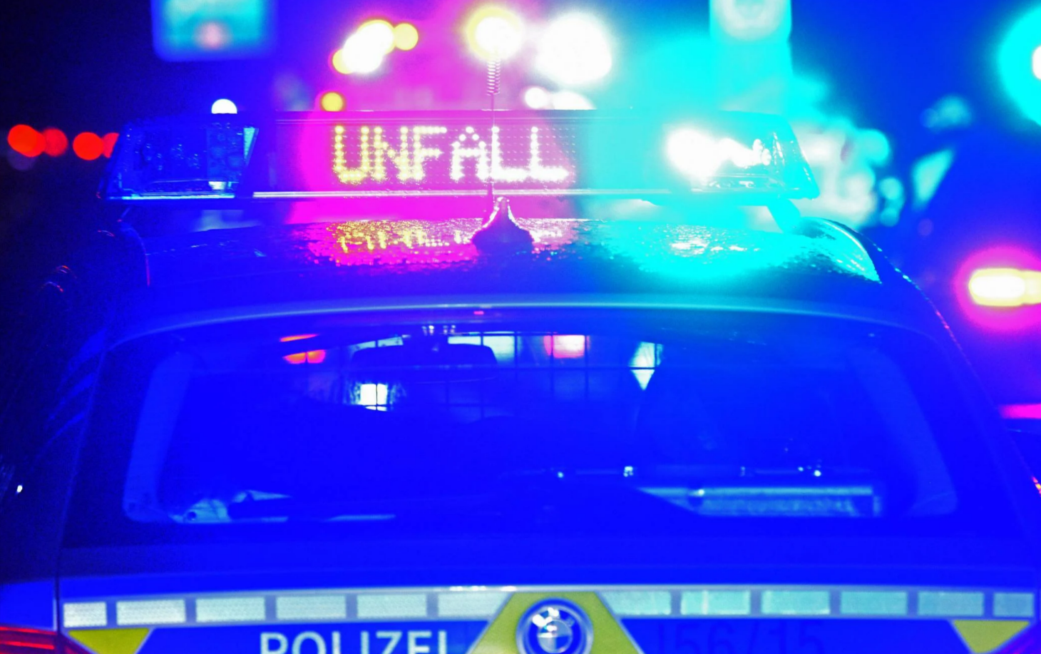 Tödlicher Unfall! Rentner rast in jungen Mopedfahrer (17) - Opfer erliegt Verletzungen