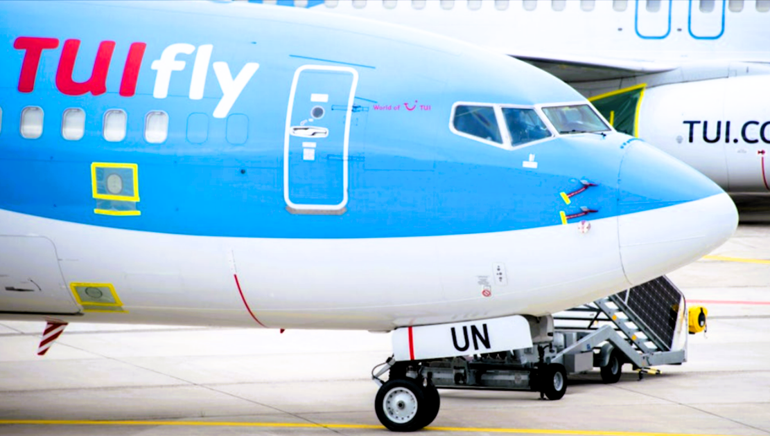 Notlandung! TUI-Maschine muss runter, Frau stirbt noch im Flugzeug! Hier alle Hintergründe: