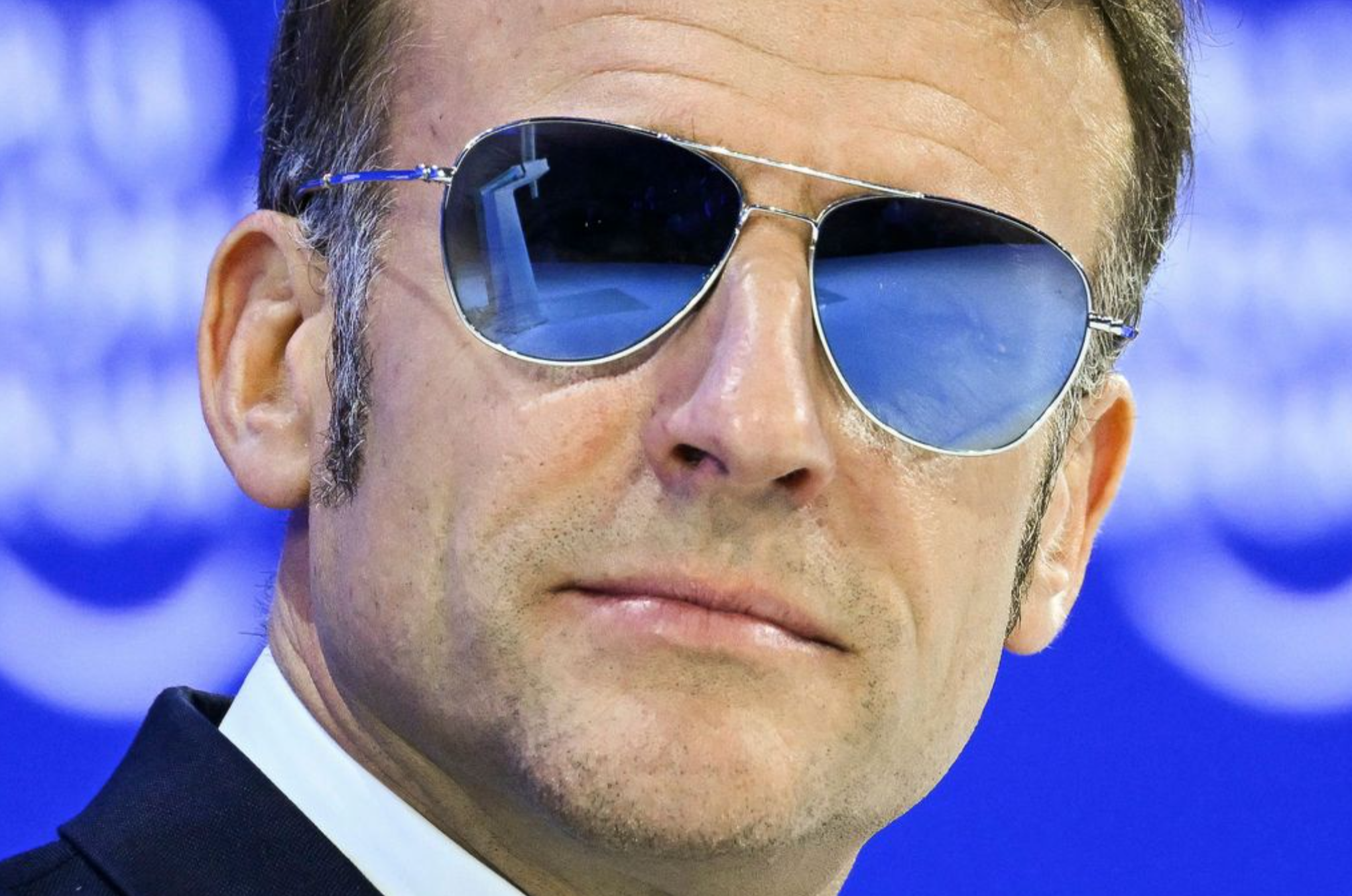 Controverse à Davos : pourquoi Macron portait des lunettes de soleil – et la réaction de Trump