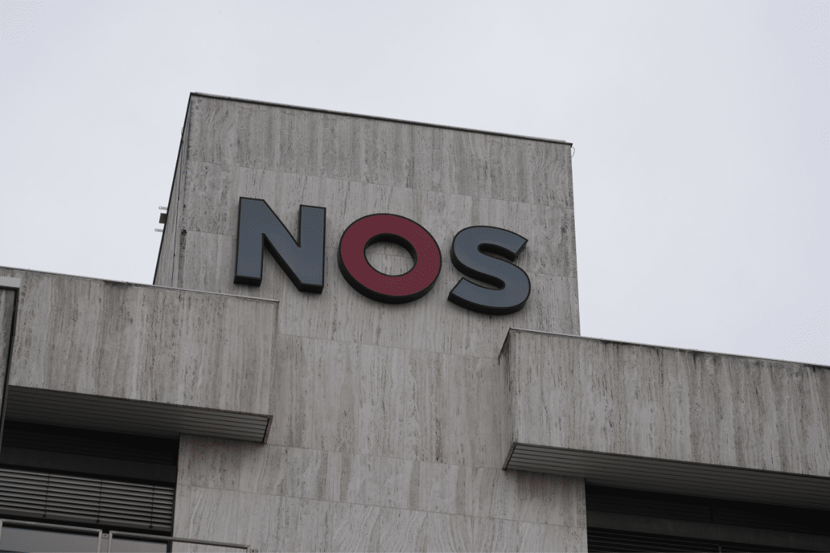 NOS mogelijk met reclameblok tussen Achtuurjournaal en weer — wat verandert voor kijkers?