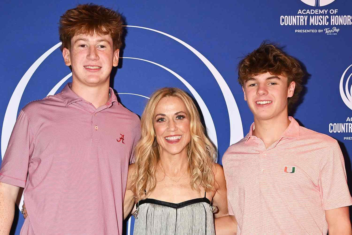 Sheryl Crow’s Heartwarming Night Out — Sons Steal the Spotlight at ACM Honors